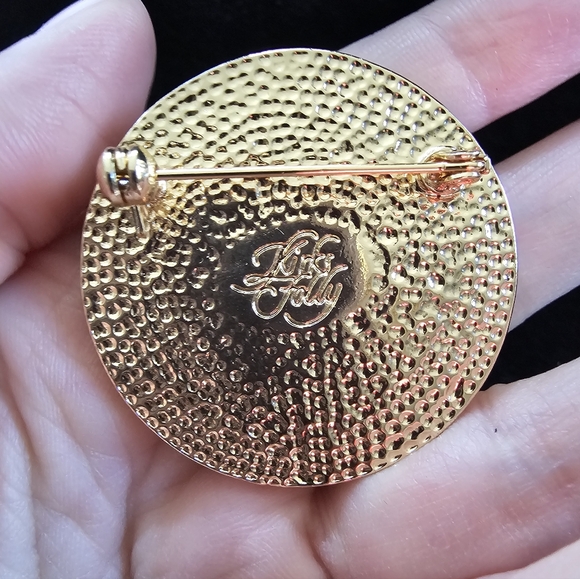 Kirks Folly Brooch - Picture 4 of 4